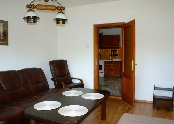 W Kozubniku Z Widokiem Na Gory Porąbka